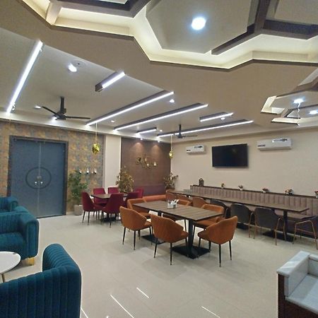 The Imperial Hotel And Convention Centre Kanpur Extérieur photo