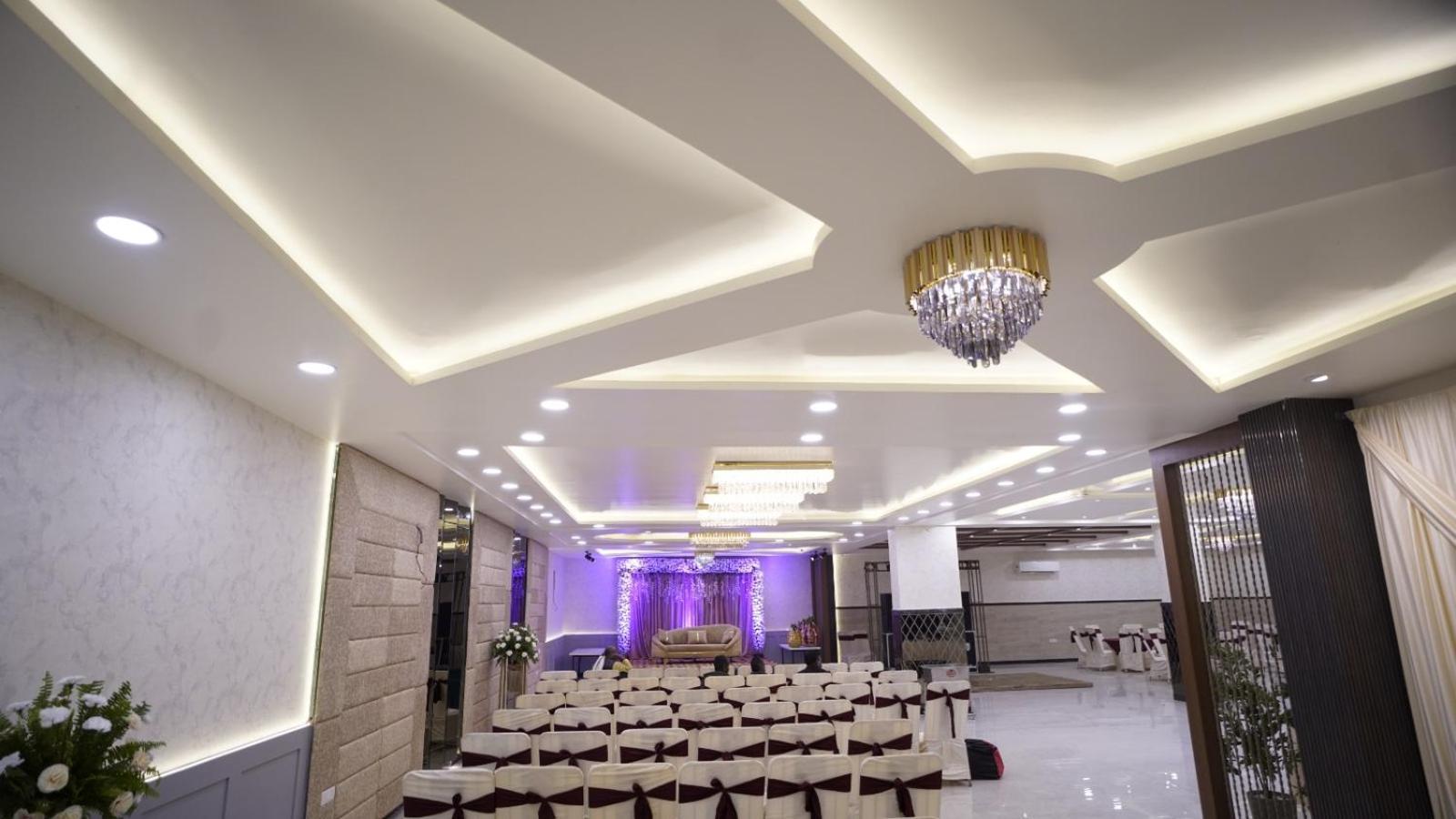 The Imperial Hotel And Convention Centre Kanpur Extérieur photo