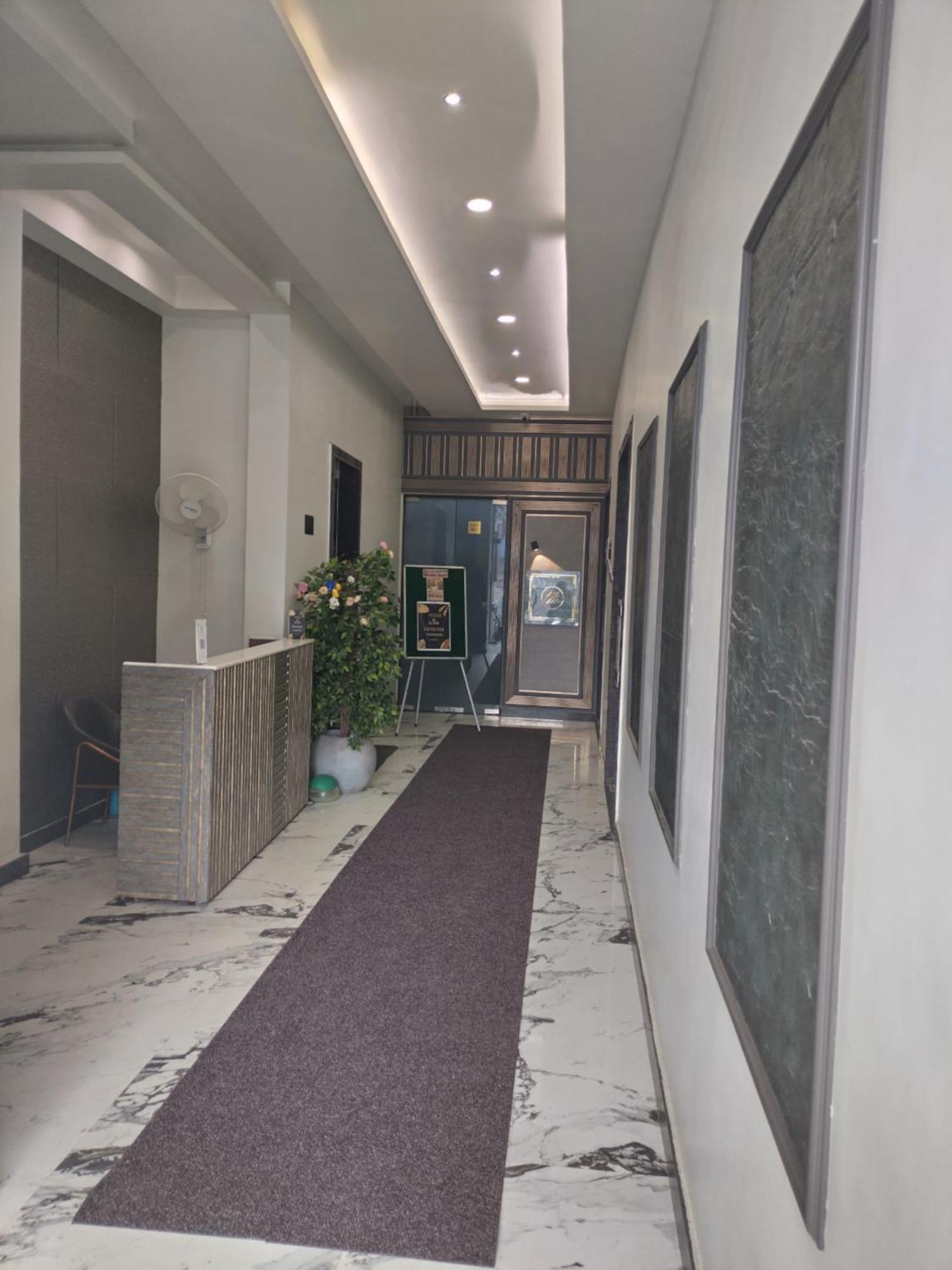 The Imperial Hotel And Convention Centre Kanpur Extérieur photo