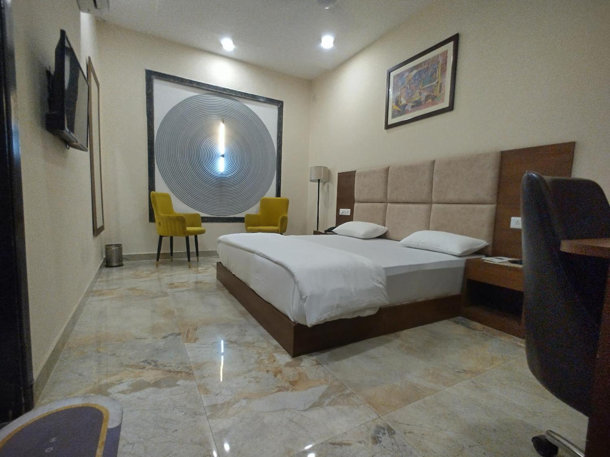 The Imperial Hotel And Convention Centre Kanpur Extérieur photo