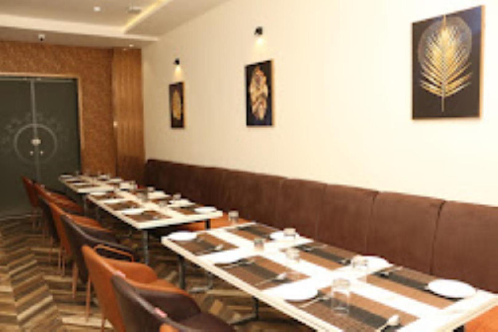 The Imperial Hotel And Convention Centre Kanpur Extérieur photo